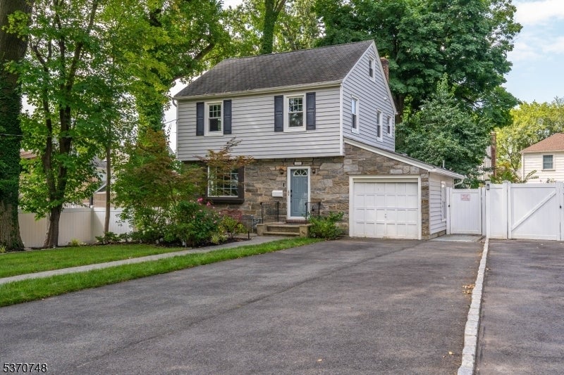 Photo of Listing #3992698