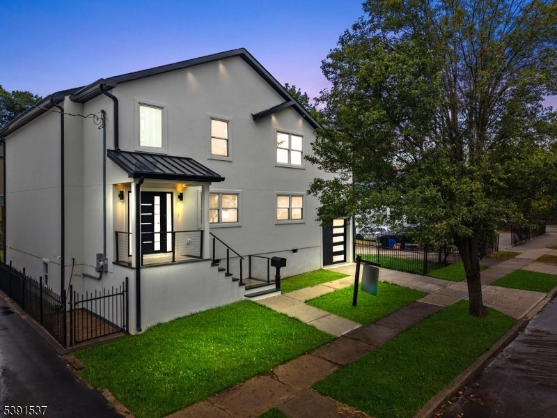 Photo of Listing #3992804