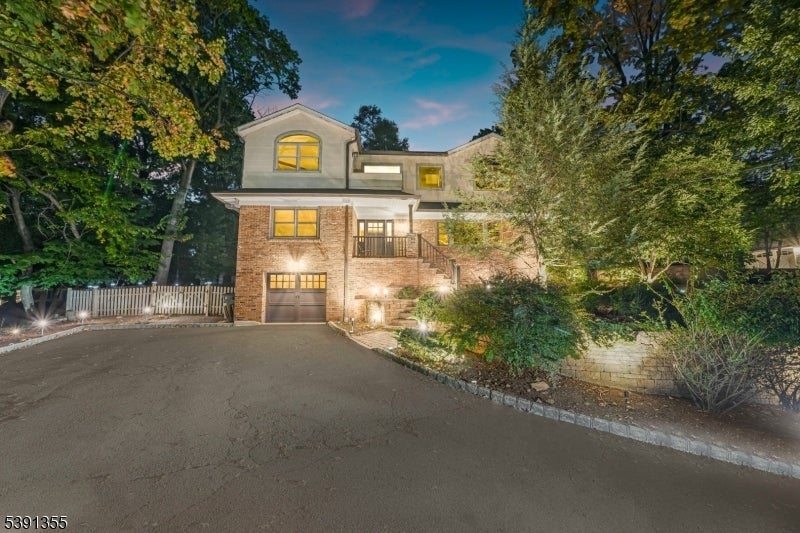 Photo of Listing #3992858