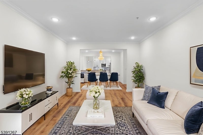 Photo of Listing #3993102