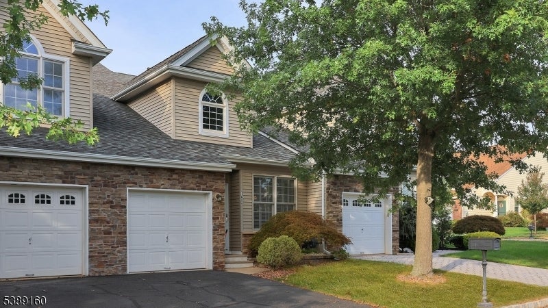 Photo of Listing #3993130