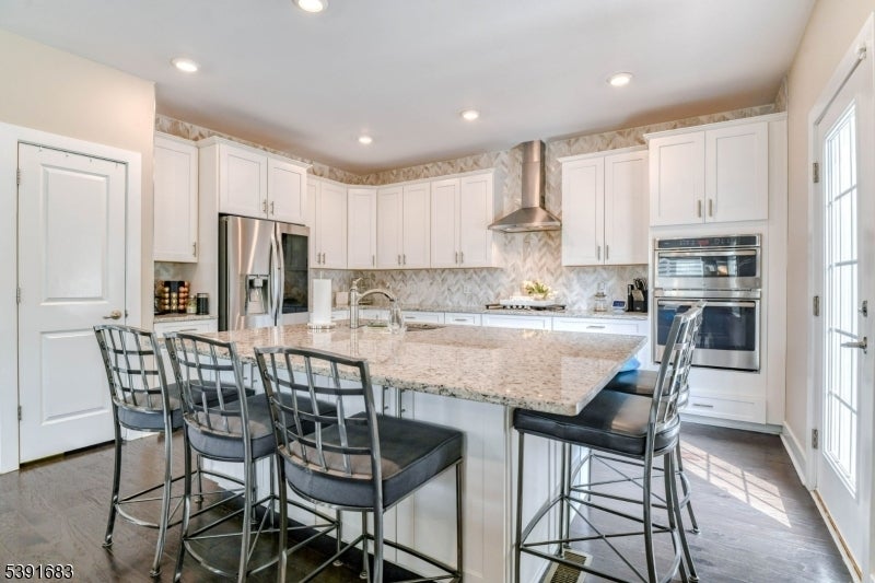 Photo of Listing #3993139