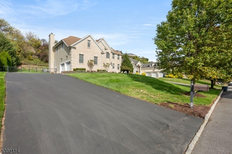 Photo of Listing #3993371