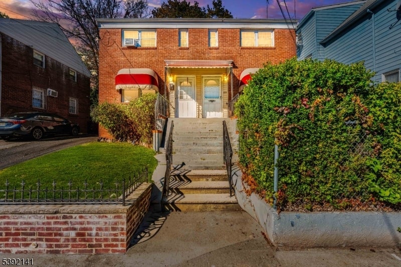 Photo of Listing #3993421