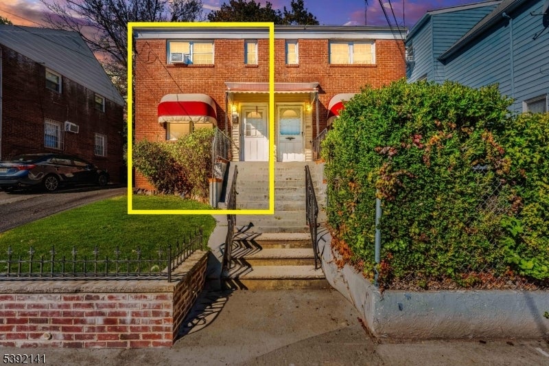 Photo of Listing #3993421