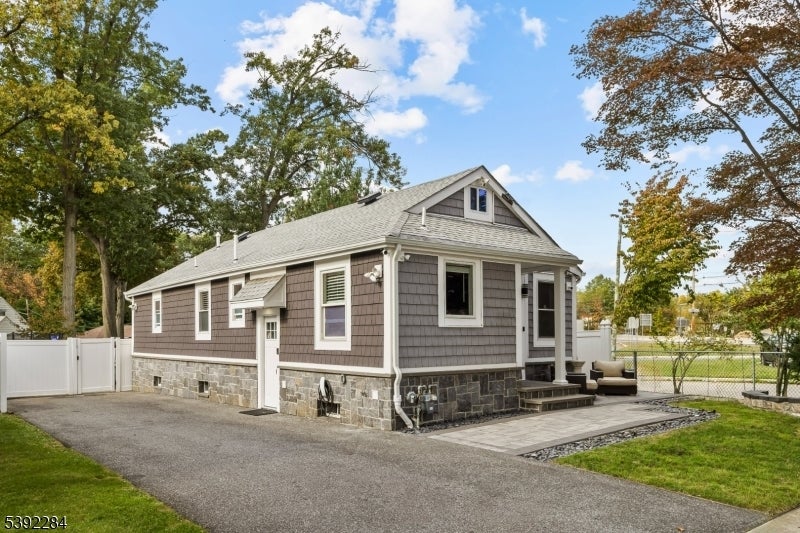 Photo of Listing #3993688