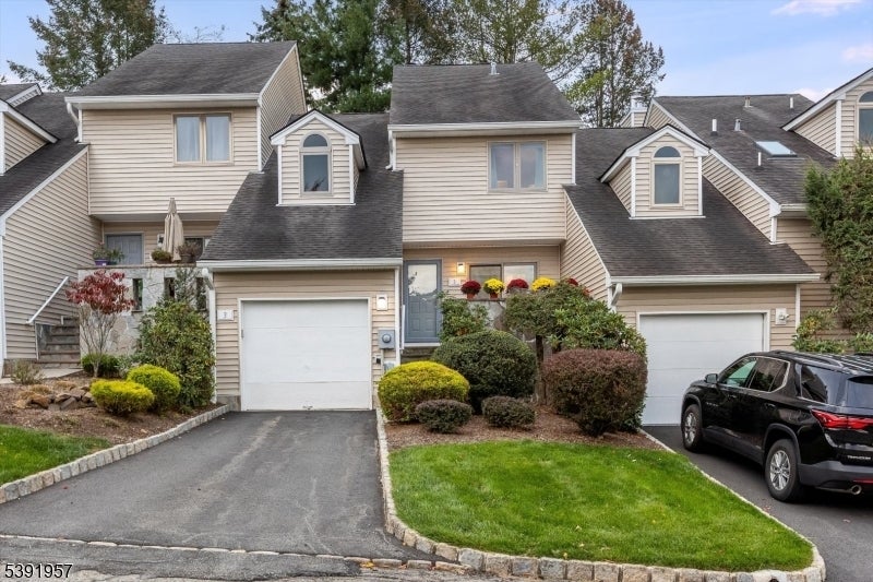 Photo of Listing #3993703