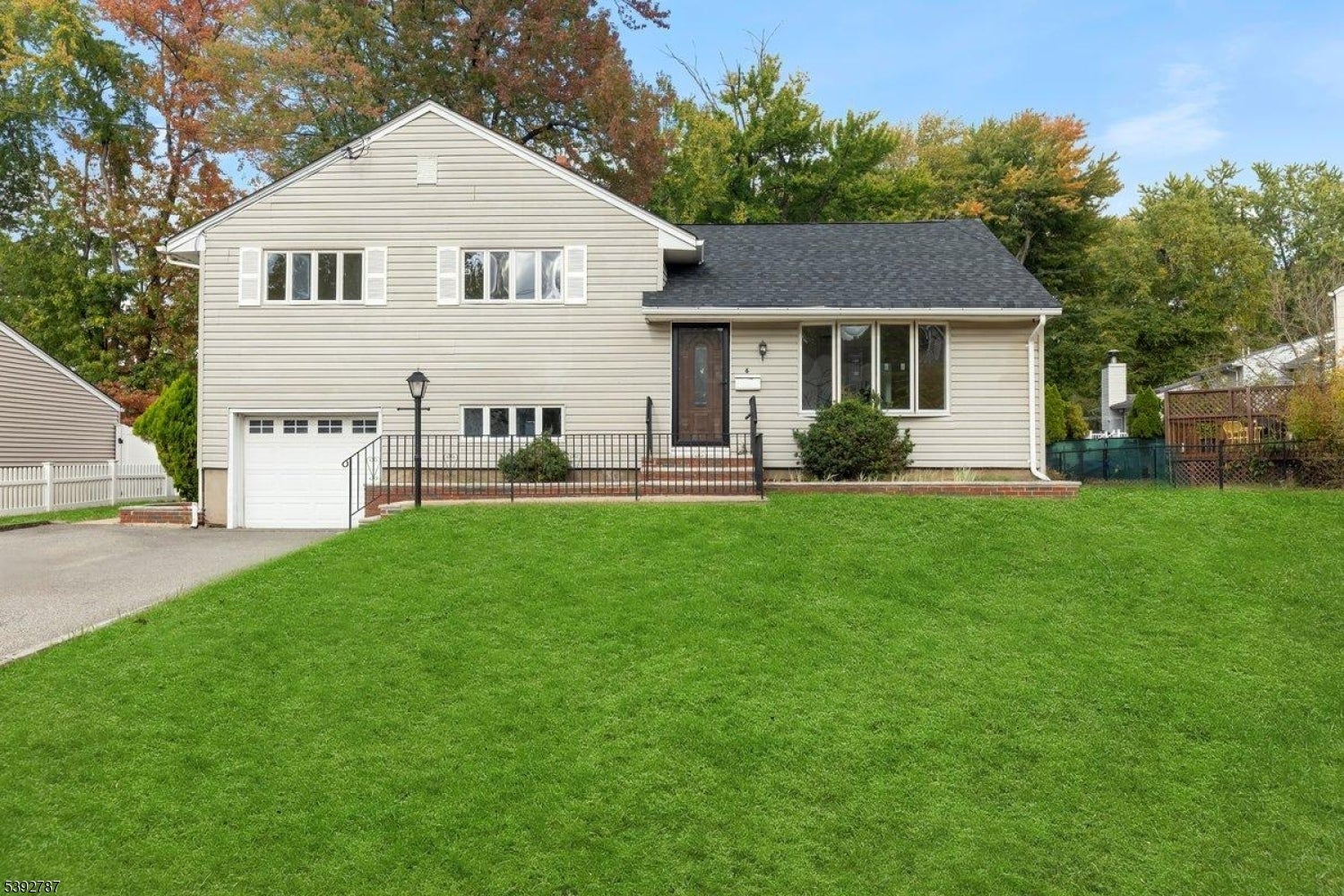 Photo of Listing #3993810