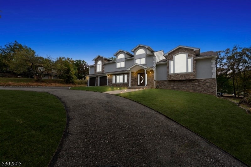 Photo of Listing #3993827
