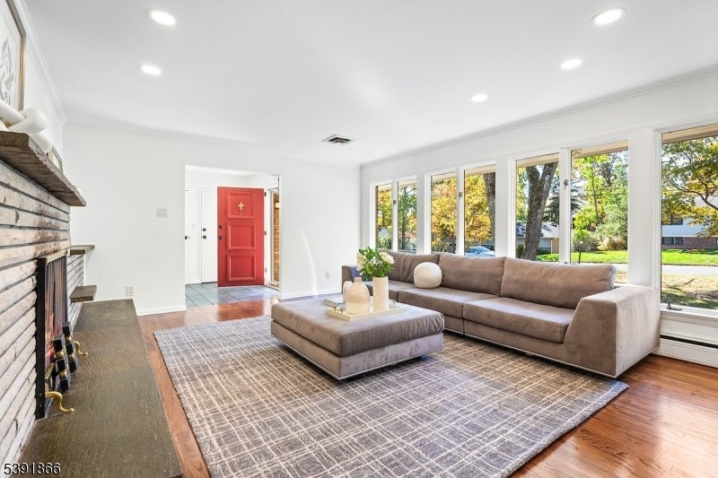 Photo of Listing #3993831