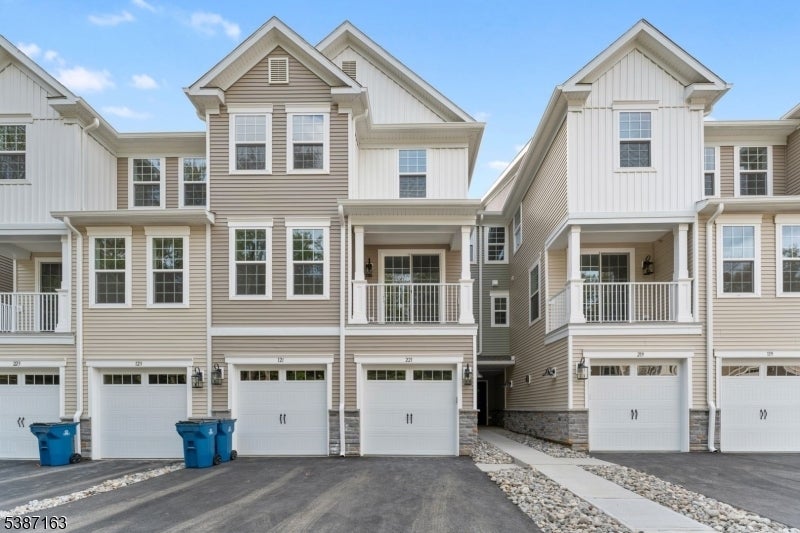 Photo of Listing #3993867