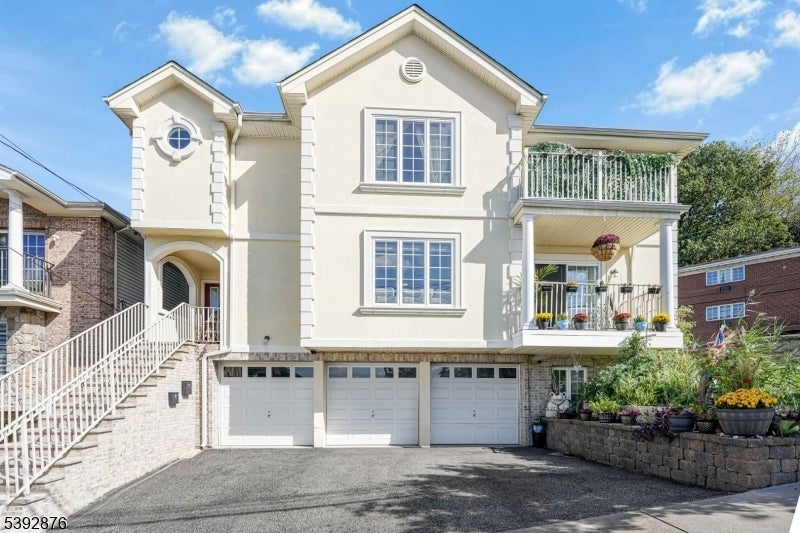 Photo of Listing #3993891
