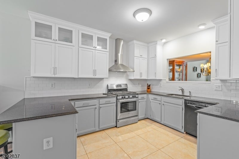 Photo of Listing #3993949