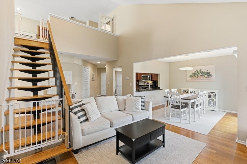 Photo of Listing #3994114