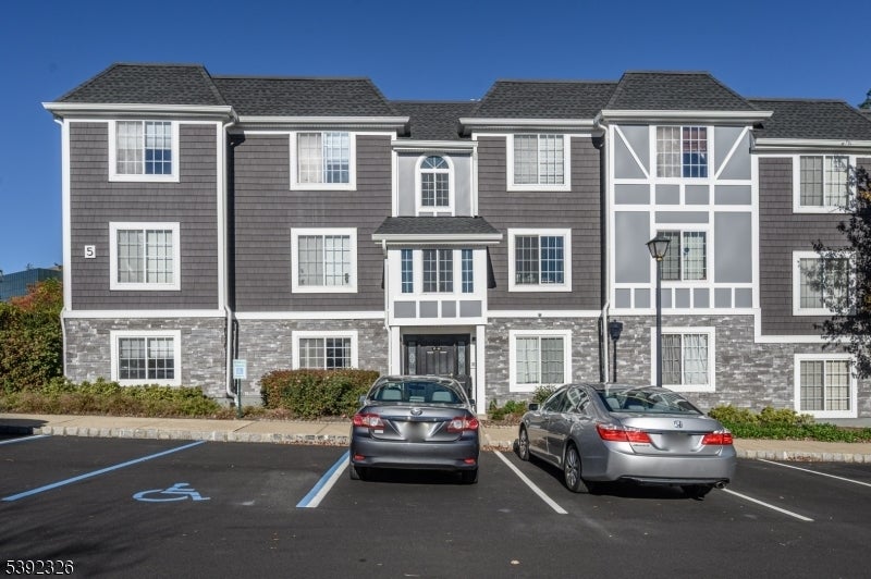 Photo of Listing #3994188