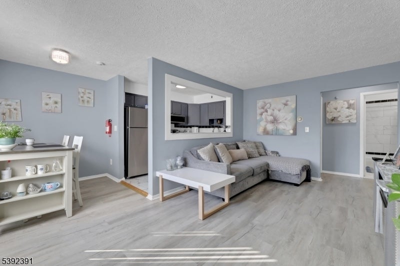 Photo of Listing #3994223