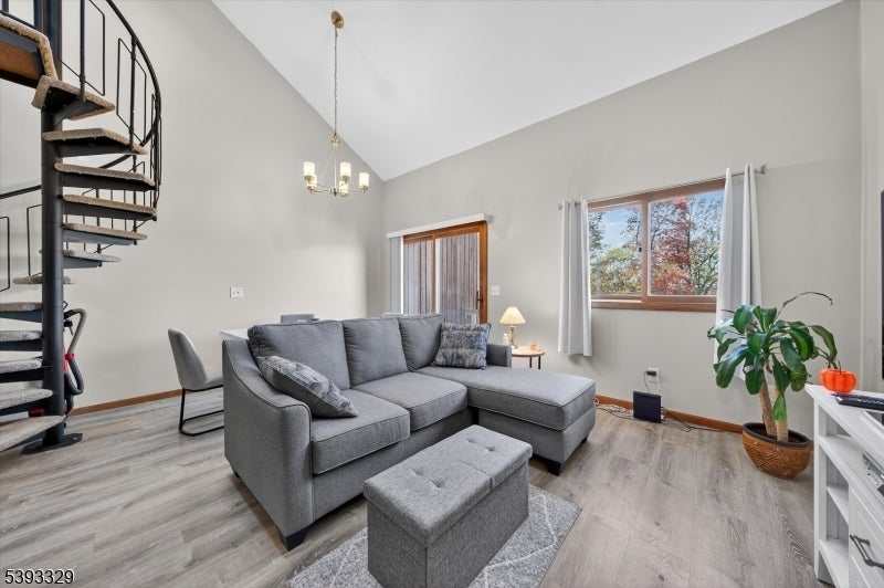 Photo of Listing #3994367