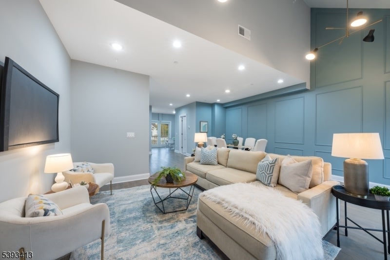 Photo of Listing #3994426