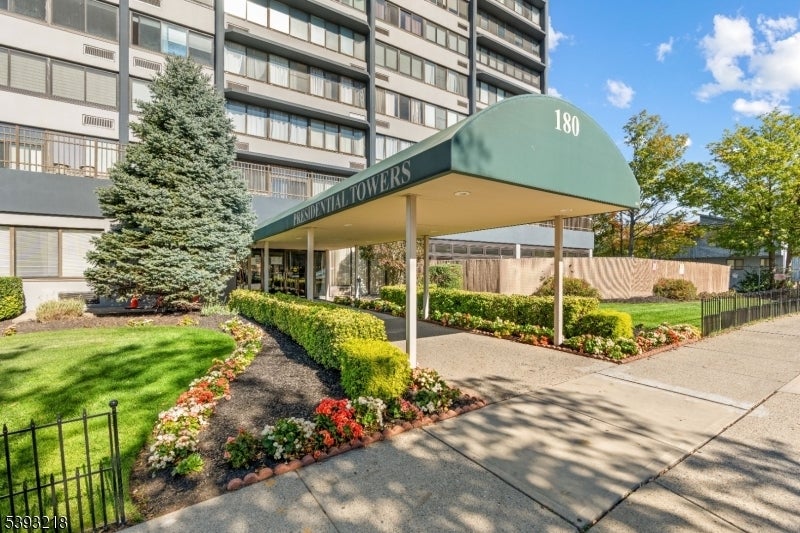 Photo of Listing #3994557