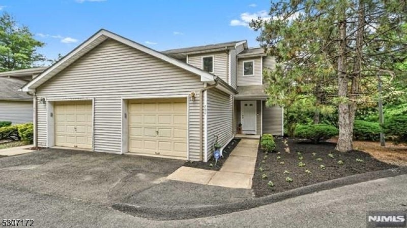 Photo of Listing #3994755