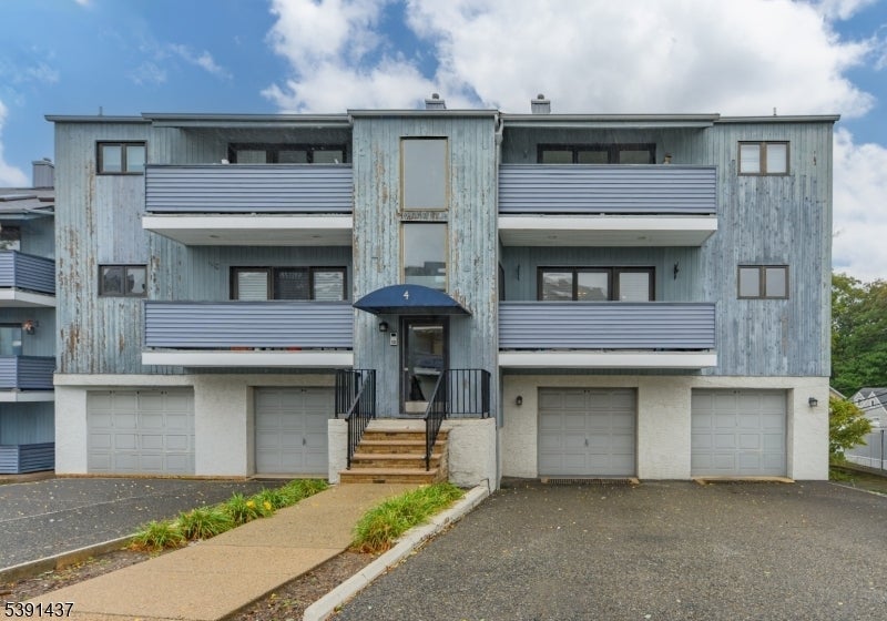 Photo of Listing #3995045