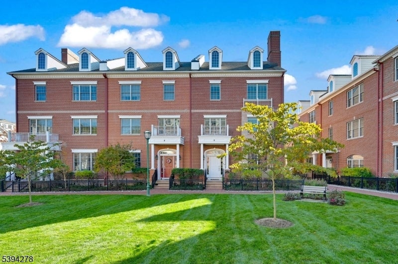 Photo of Listing #3995166