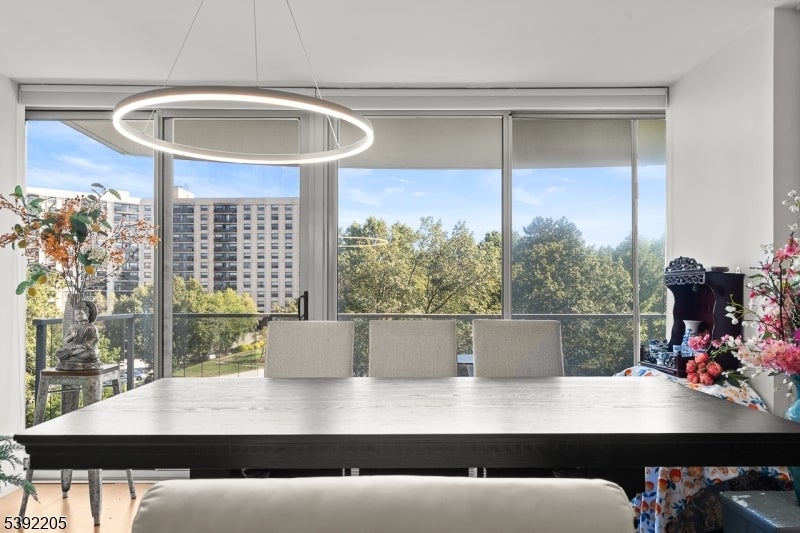 Photo of Listing #3995245