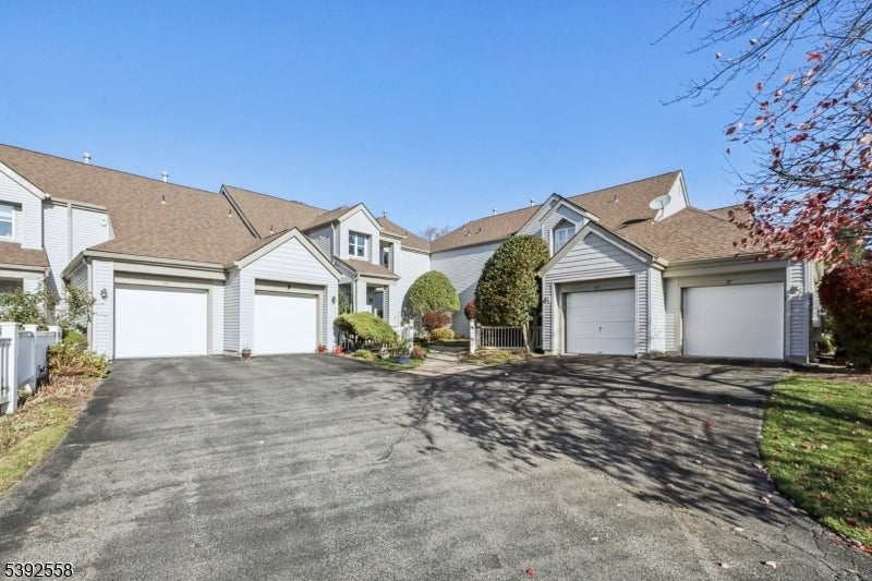 Photo of Listing #3995263