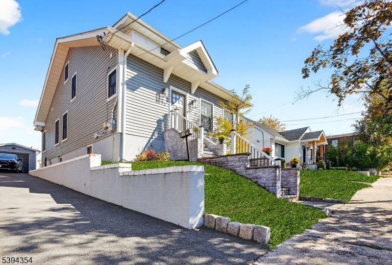 32 Wingra Avenue, Rutherford Boro