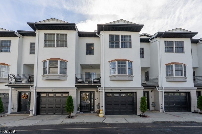 Photo of Listing #3995278