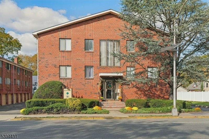 Photo of Listing #3995299