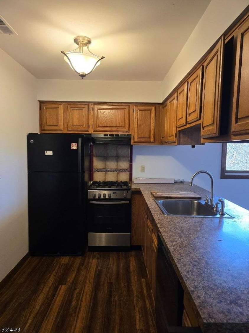 Photo of Listing #3995341