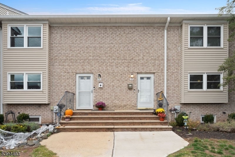 Photo of Listing #3995372