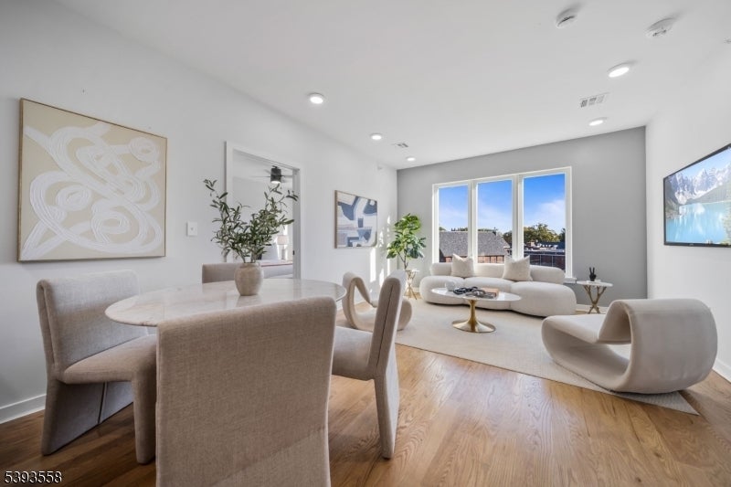 Photo of Listing #3995449