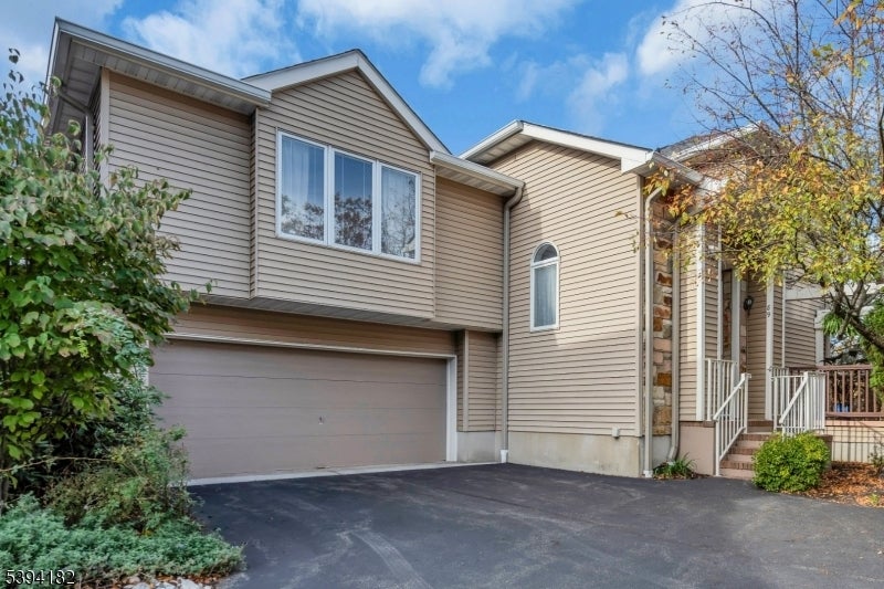 Photo of Listing #3995452