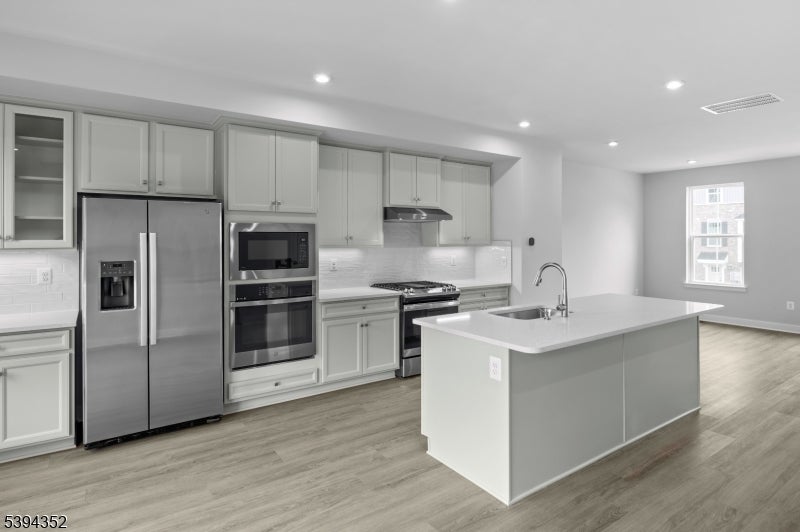 Photo of Listing #3995463