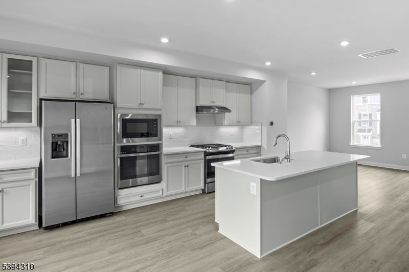 Photo of Listing #3995466