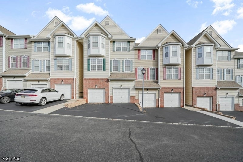 Photo of Listing #3995476