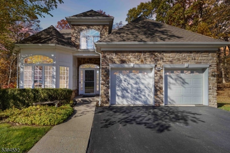 Photo of Listing #3995502