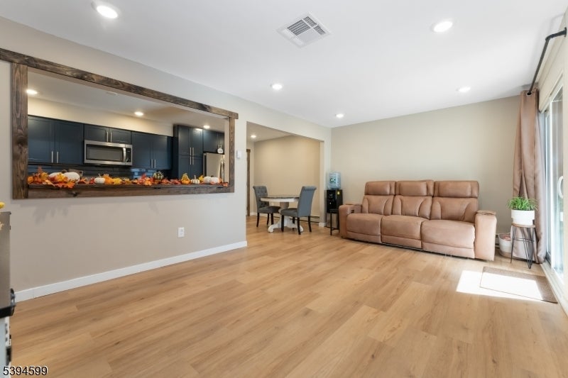 Photo of Listing #3995696