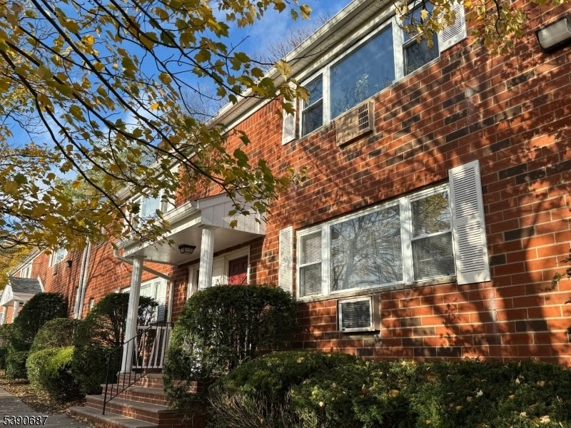 Photo of Listing #3995697