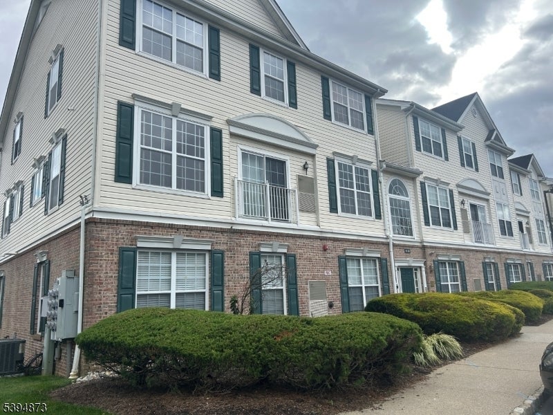 Photo of Listing #3995731