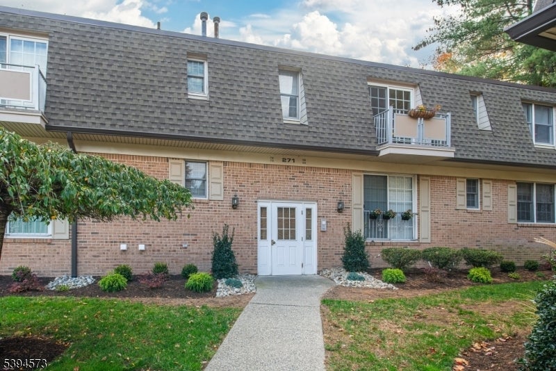 Photo of Listing #3995803