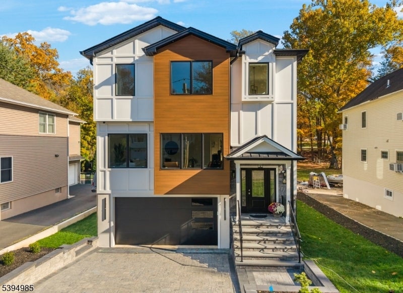 Photo of Listing #3995820