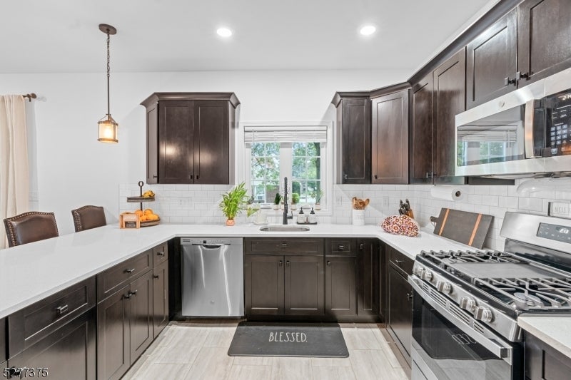 38 Center St, Belleville Twp.