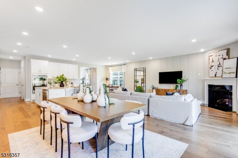 13 Eastwood Ter, East Hanover Twp.