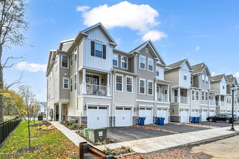 127 Myrtle Rd, Warren Twp.