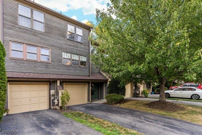 Photo of Listing #3996207