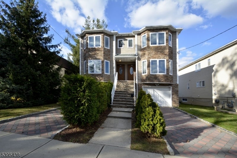 Photo of Listing #3996246