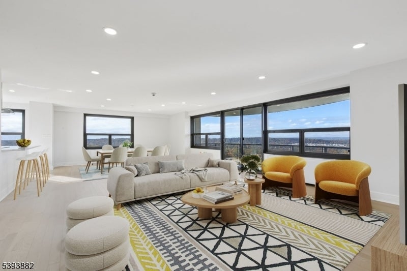 Photo of Listing #3996356